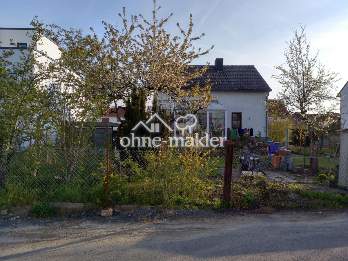 Haus Südseite mit Kirschbaum