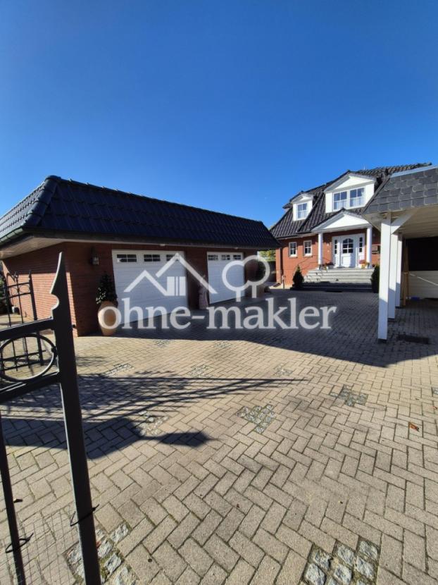 Blick auf die Doppelgarage