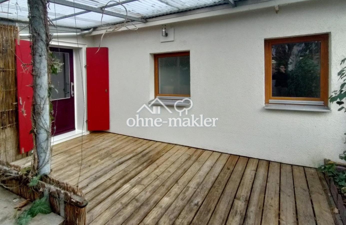 Vorgelagerte Terrasse