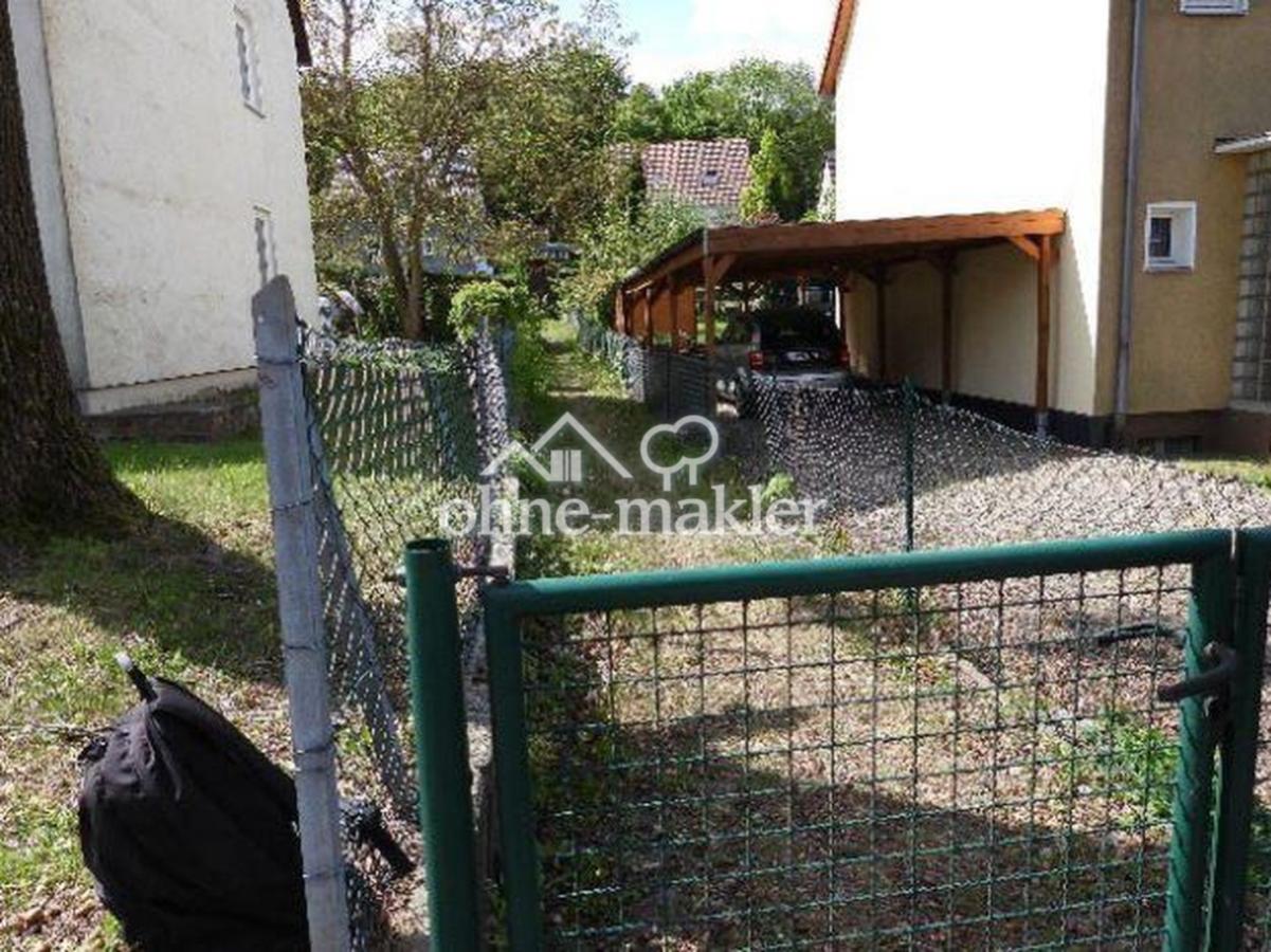 Rückwärtiger Gartenweg