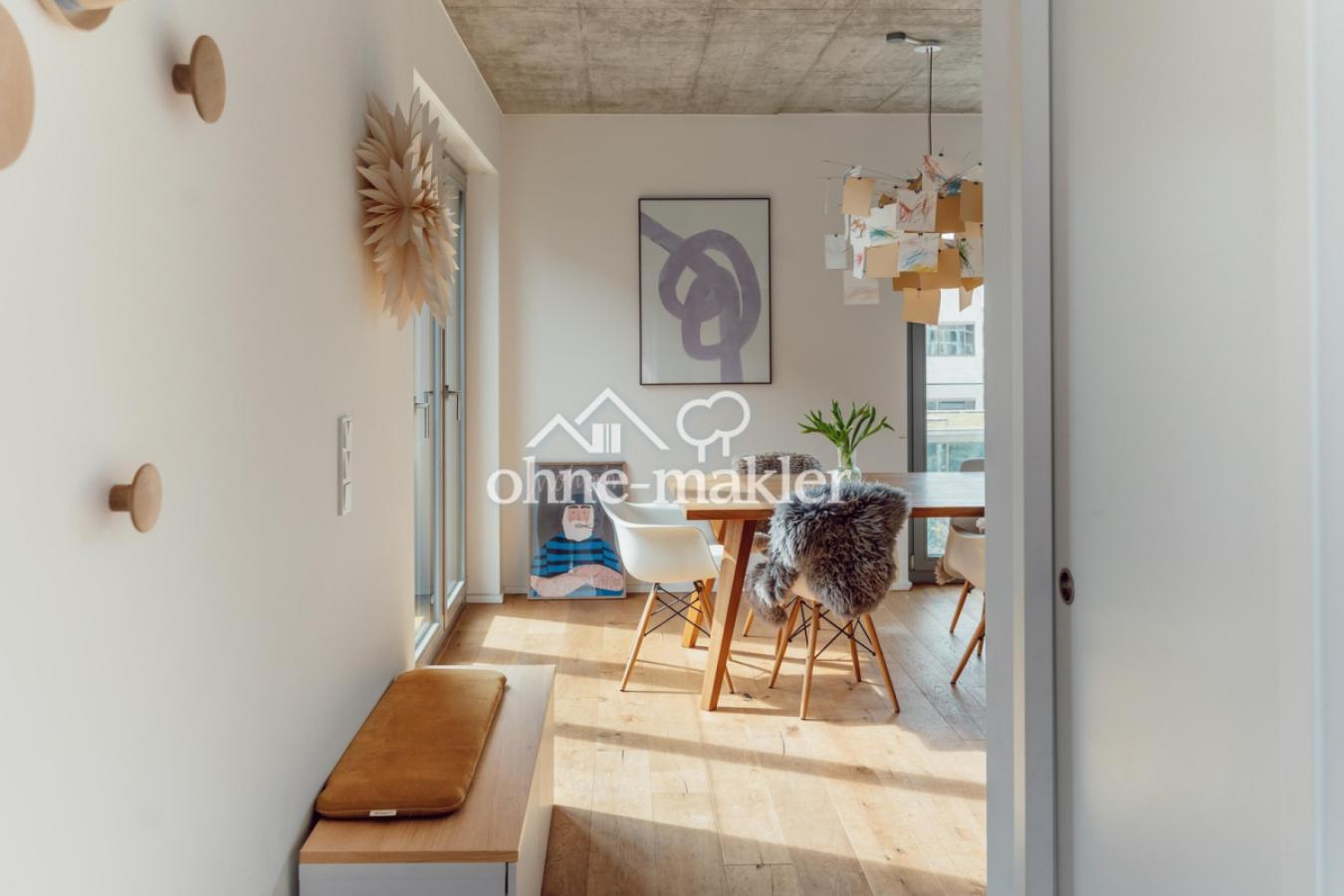 Eingangsbereich mit Dusch-WC