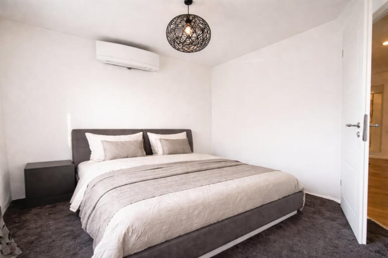 8. Schlafzimmeransicht 1