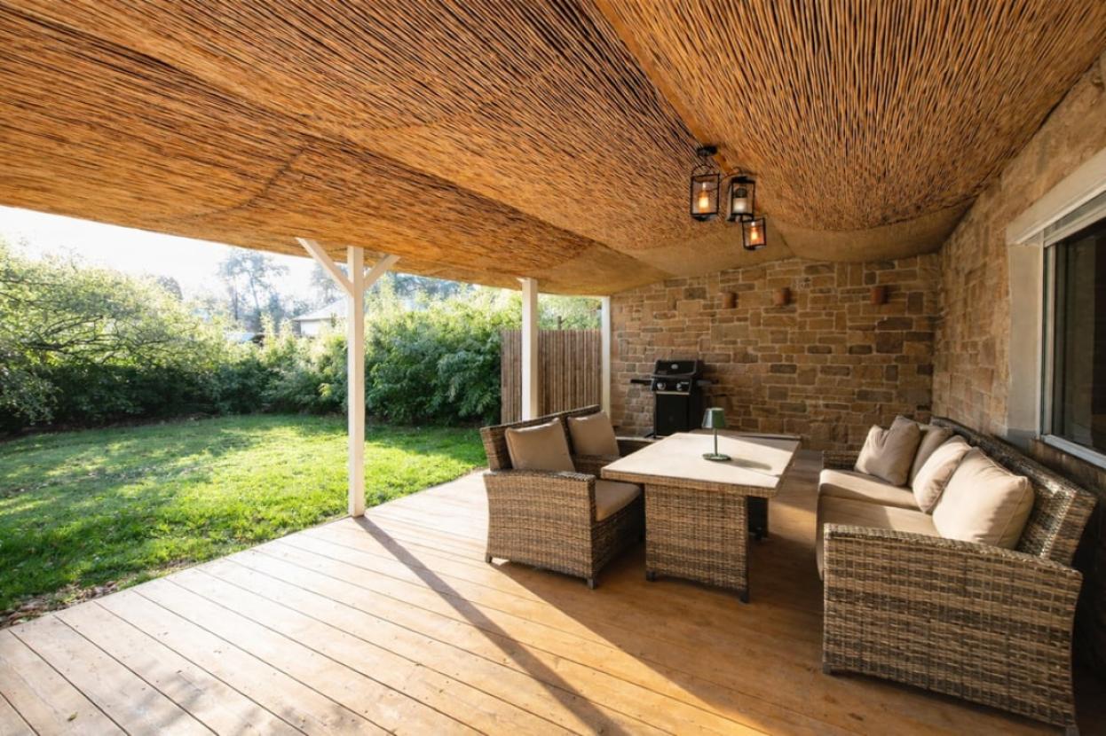 17. Terrasse mit Grillplatz