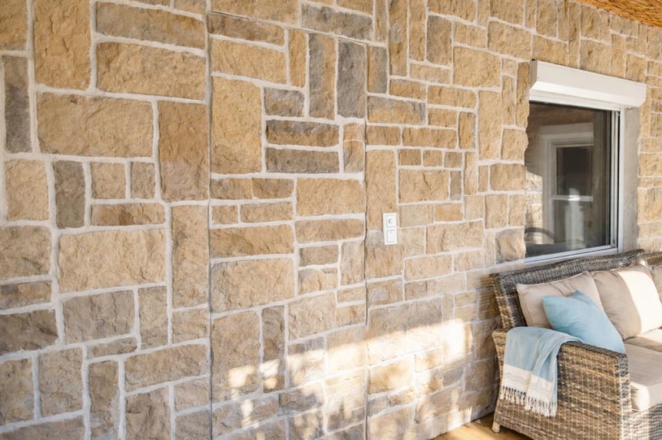 18. Zugang Garage u. Schuppen