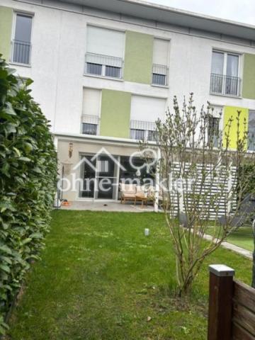 Blick vom Garten zum Haus