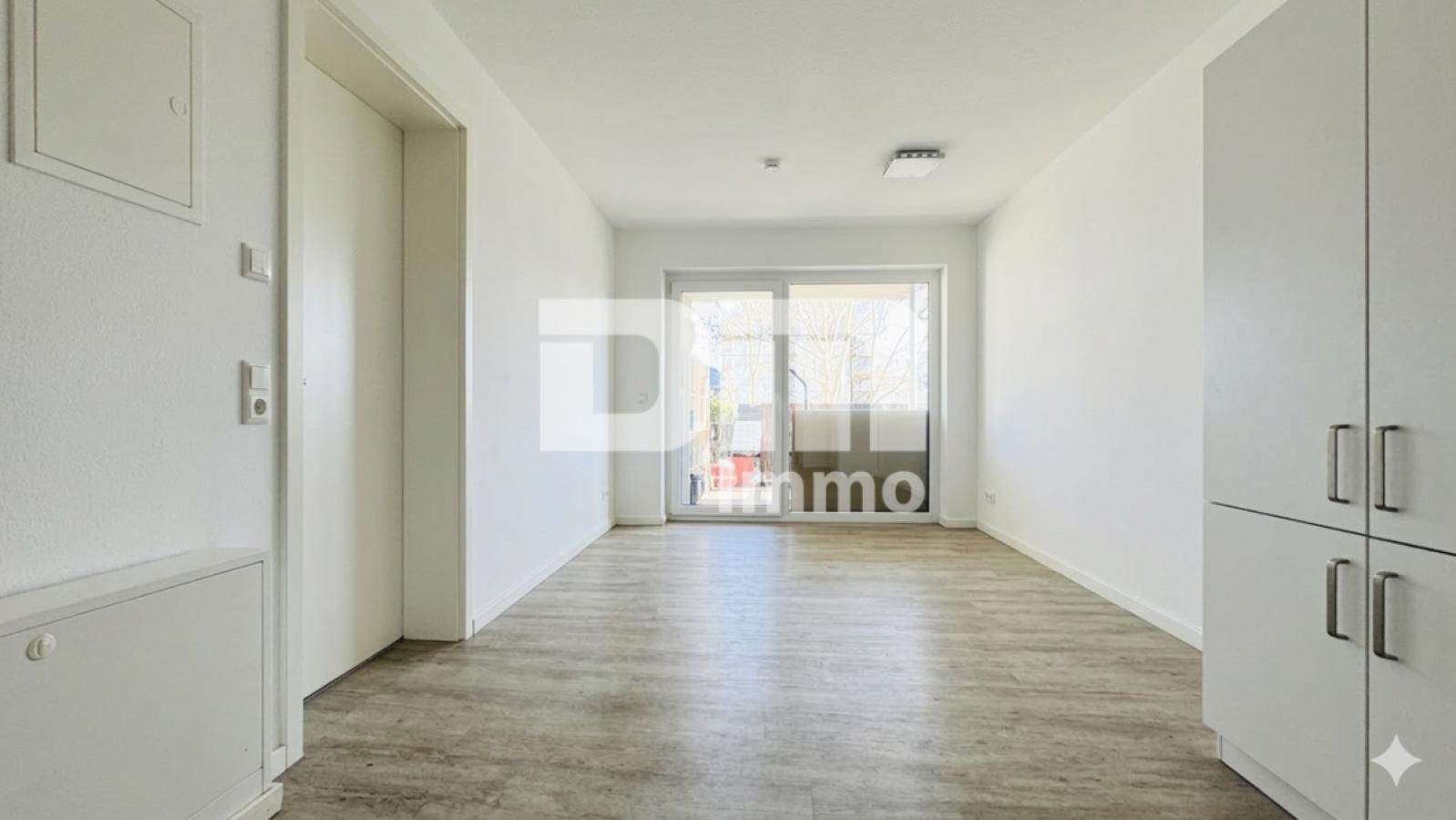 Offener Wohn / Ess / Küchenbereich / Zugang Loggia