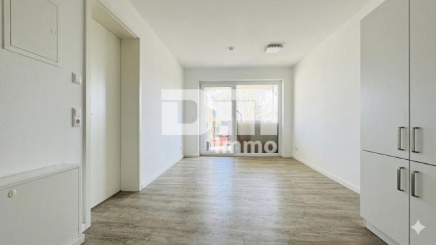 Offener Wohn / Ess / Küchenbereich / Zugang Loggia