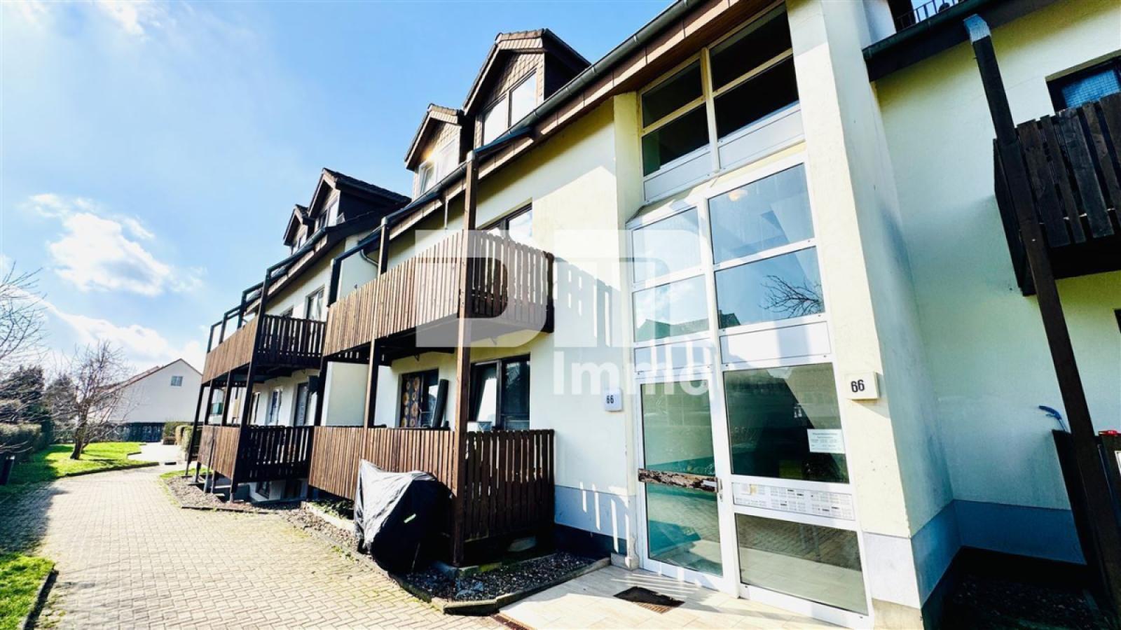 Rückansicht / Haupteingang