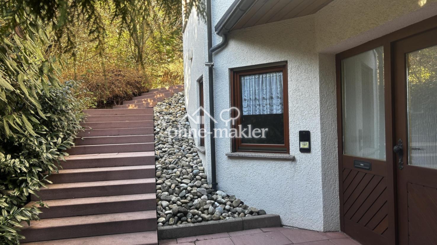 Aufgang zum oberen Eingang