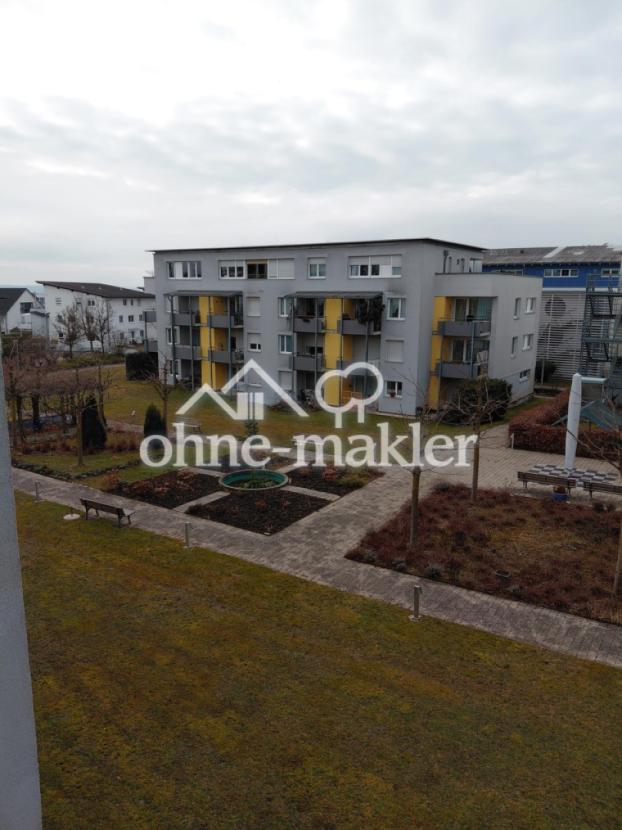 Blick von Balkon auf Gartenanl
