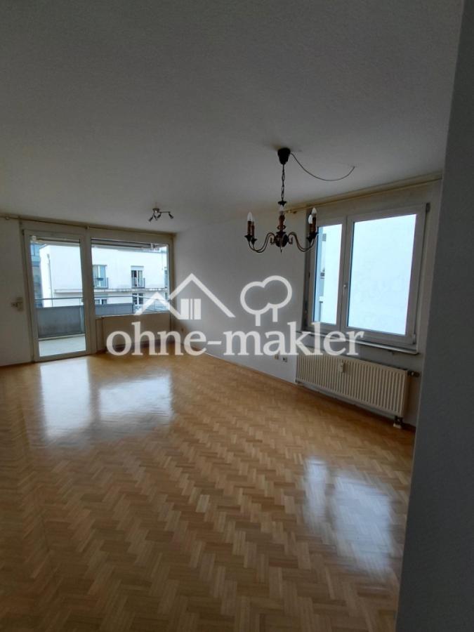 Wohnzimmer mit Essplatz