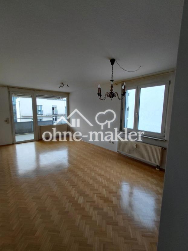 Wohnzimmer mit Essplatz