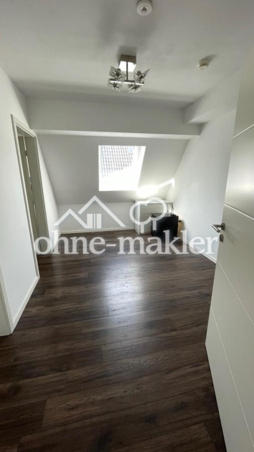 E-Schlafzimmer mit Ankleide