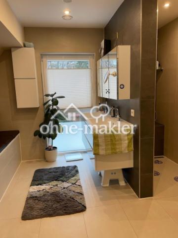 Vollbad mit Regendusche&Wanne