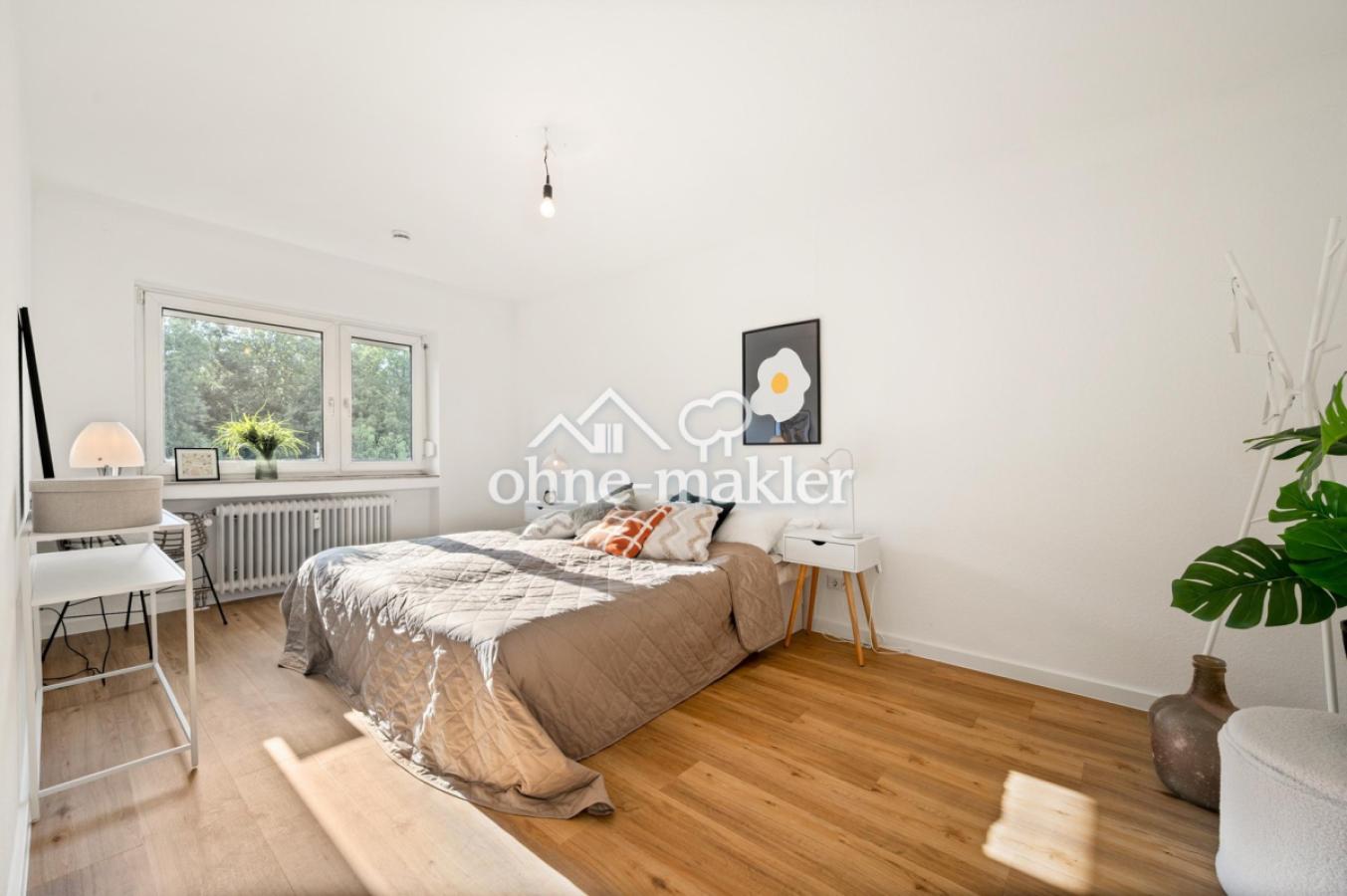 Großzügiges Schlafzimmer