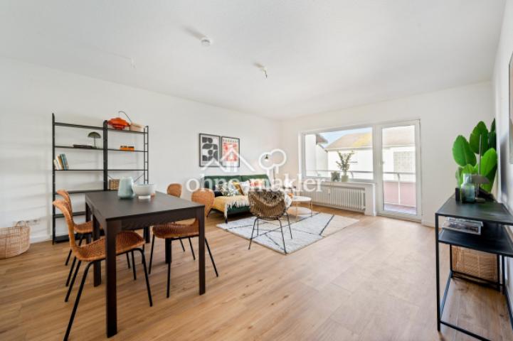 Helles Wohn-Ess-Zimmer