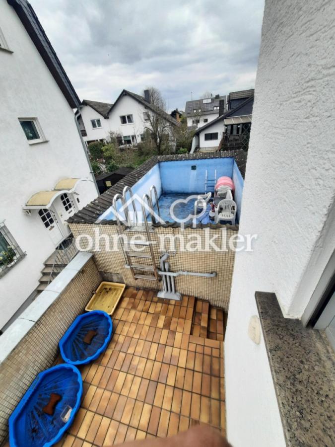 Pool auf Doppelgarage