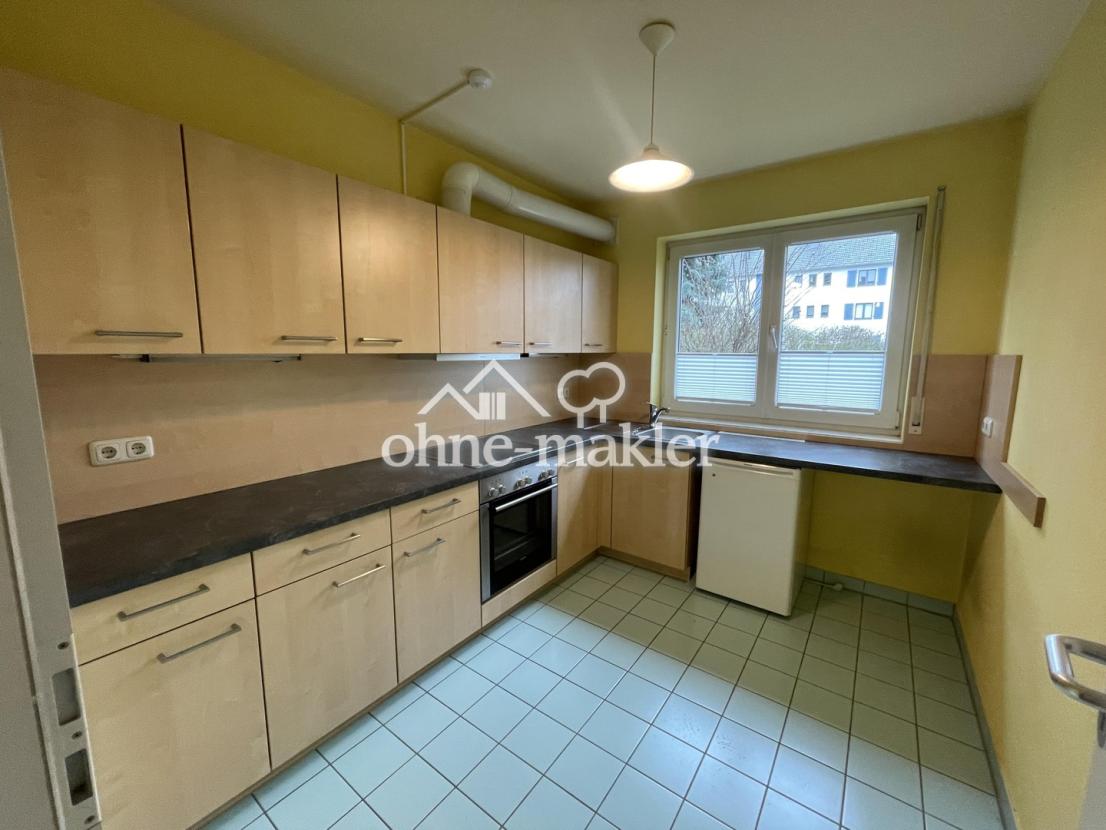 Küche mit Einbauküche