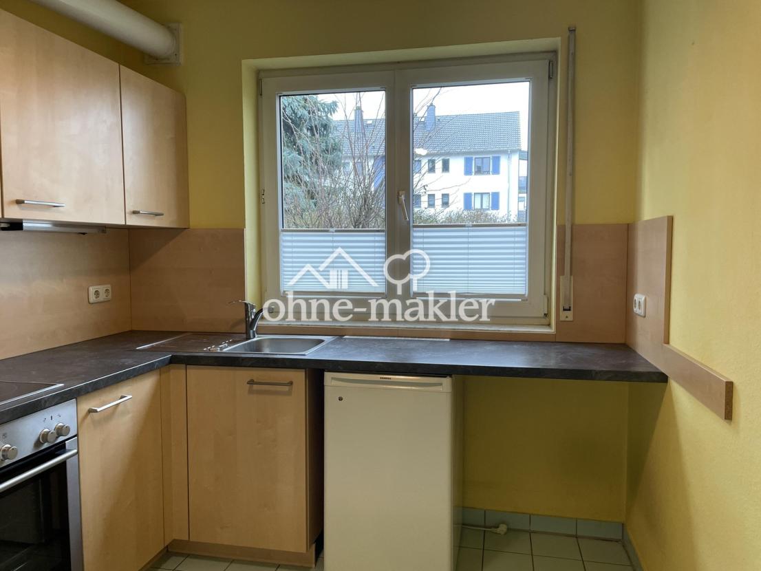 Küche mit Einbauküche