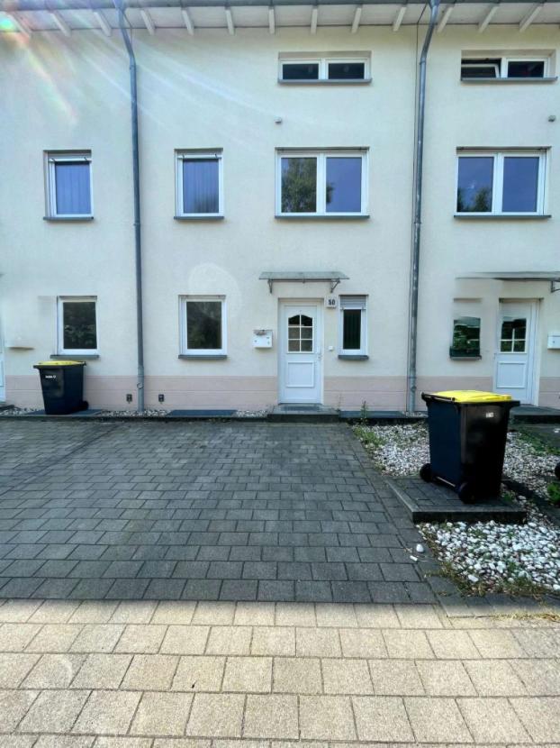 Straßenseite Hauseingang