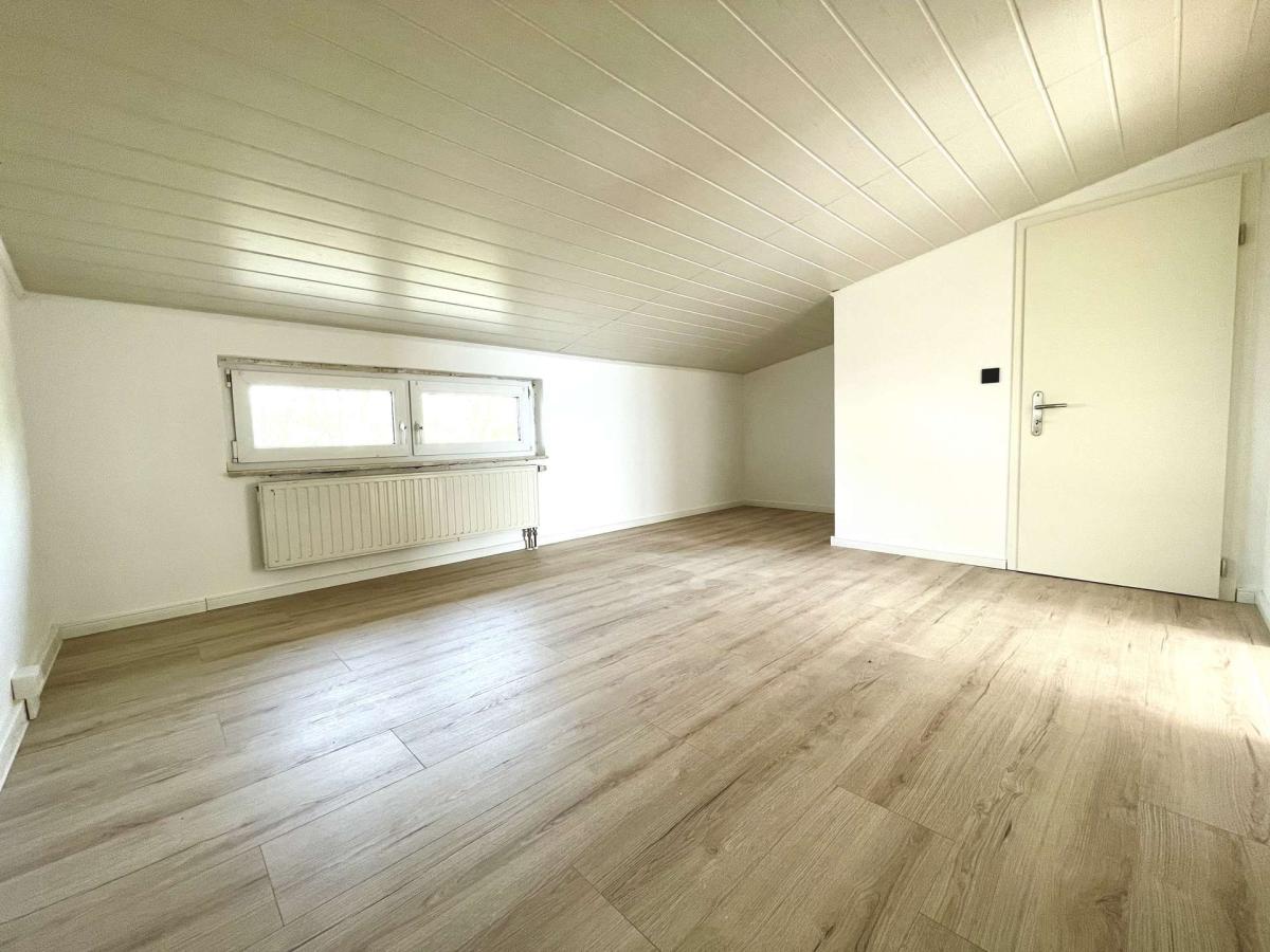Hinterer Raum 2. OG,,