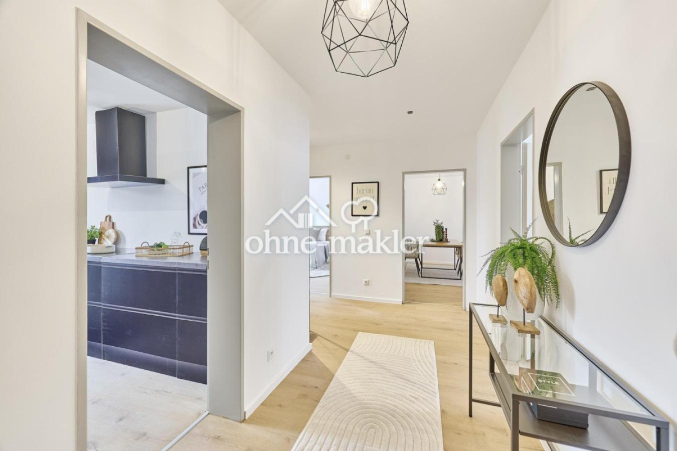 Flur mit Blick vom Eingang