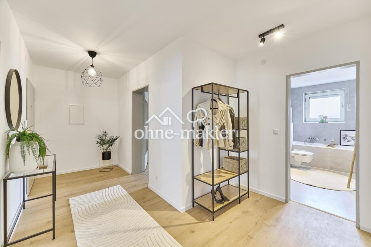 Flur mit Blick zum Eingang