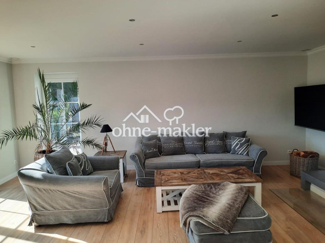 Wohnzimmer mit Kamin