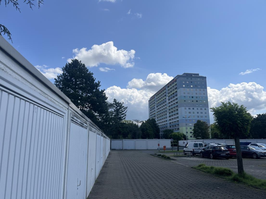 Dazugehörige Garage