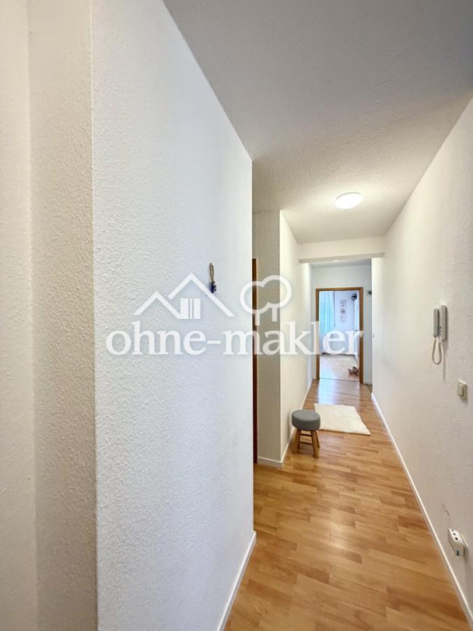 Flur in Richtung Wohnung