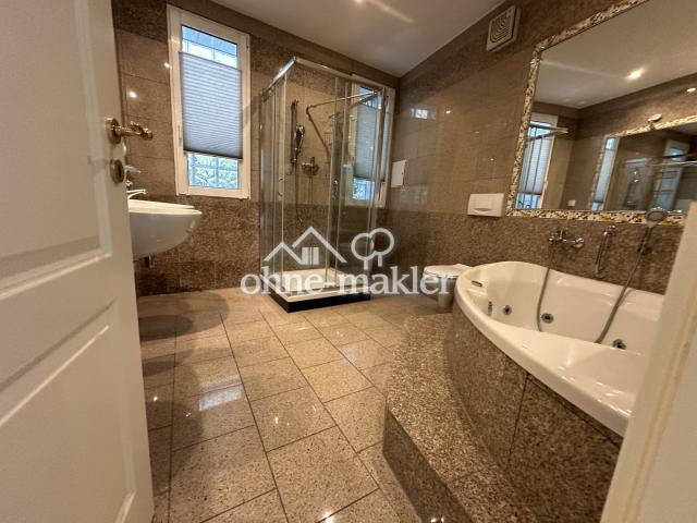 Bad mit Whirlpool + Bidet