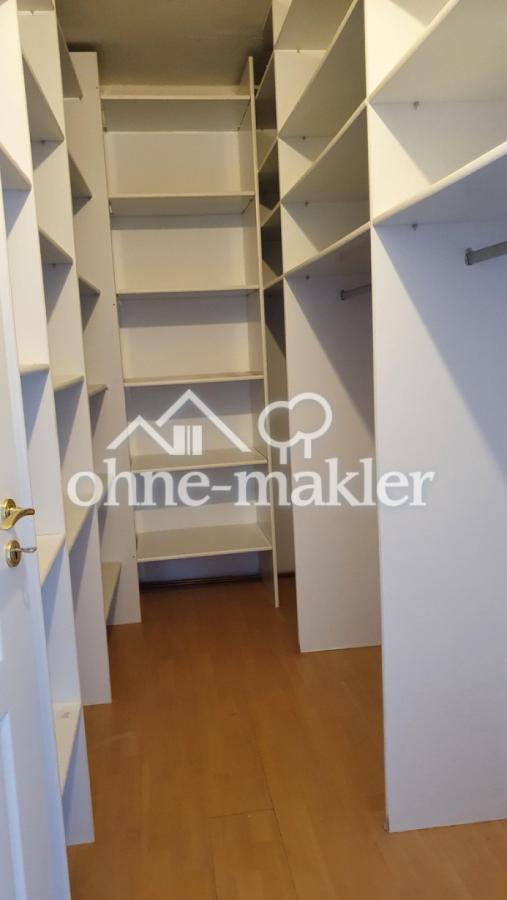 begehbarer Kleiderschrank