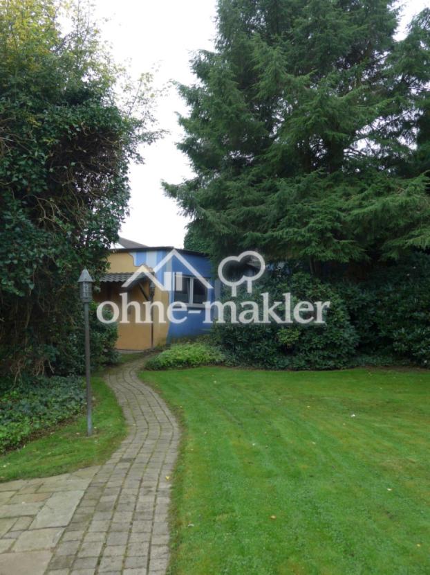 Garten Weg zur Doppelgarage