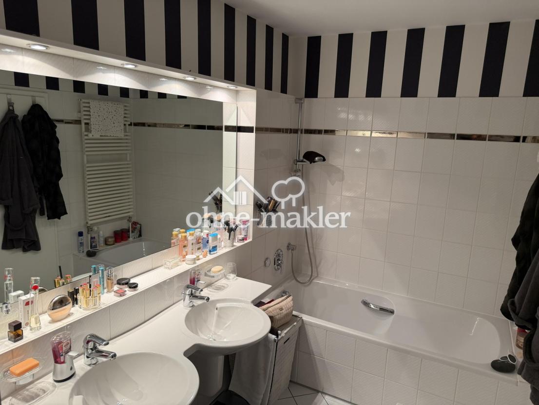 Badezimmer mit Badewanne