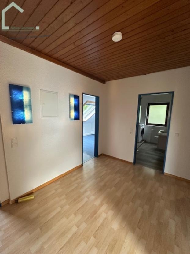 Diele mit Blick Richtung Bad