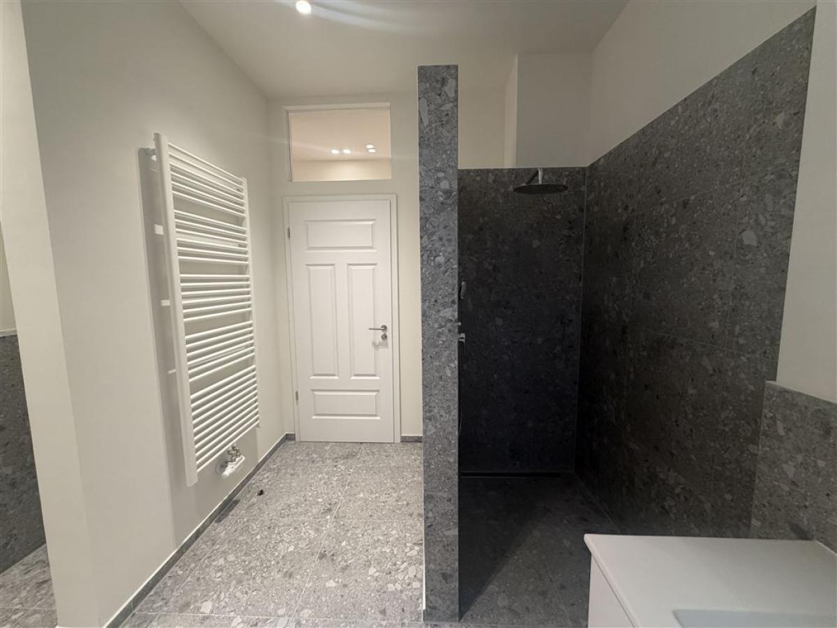 Begehbare Regendusche