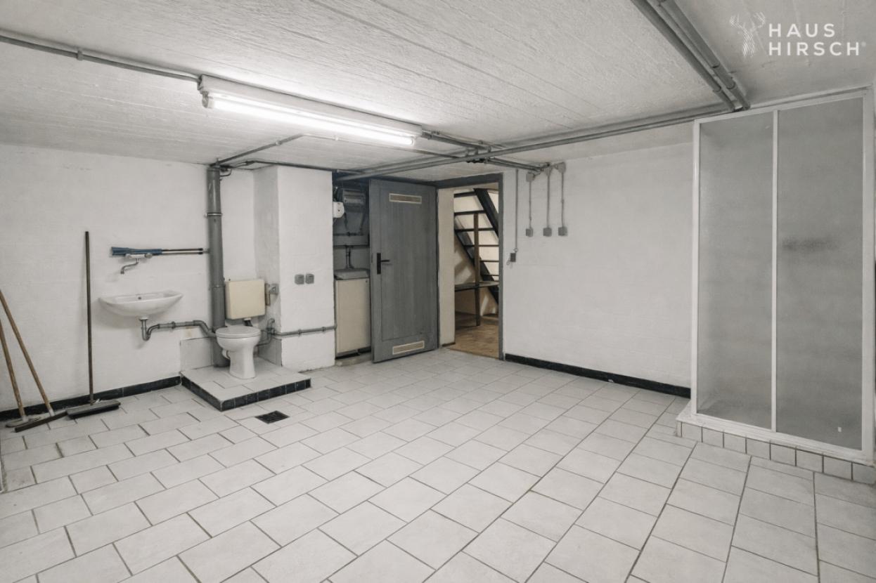 Kellerraum mit Duschbad 