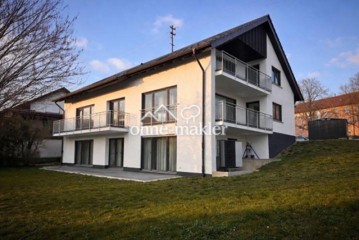 Haus aus der Gartenperspektive