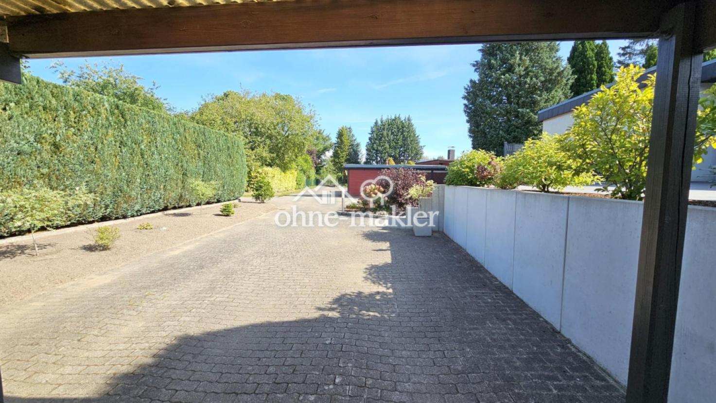 Vorderansicht - Einfahrt