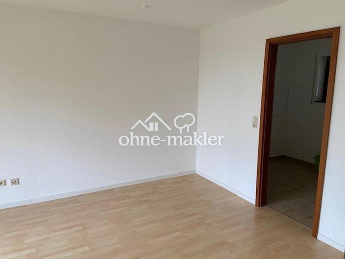 Wohnzimmer/Blick zur Küche