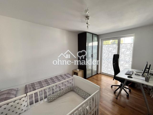 Kinder-/Arbeitszimmer