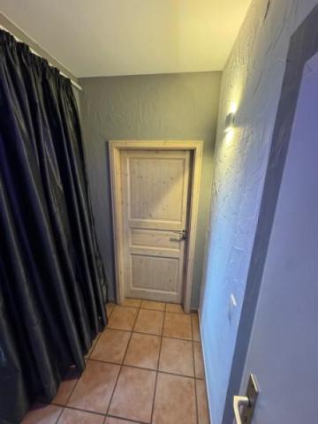 7 zweiter Flur mit Tür zur ELW