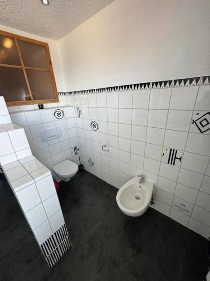 17 Bidet und WC