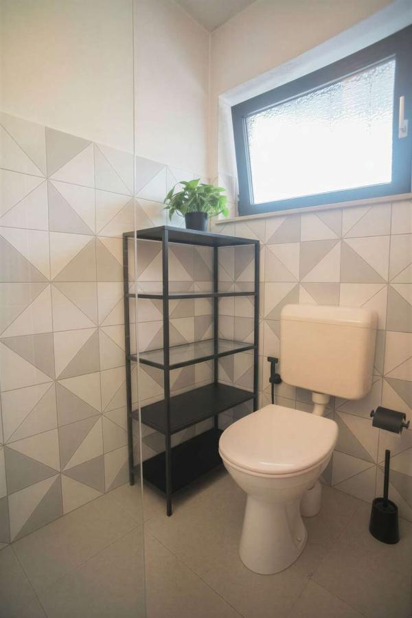 Gäste WC EG - (KI generiert)