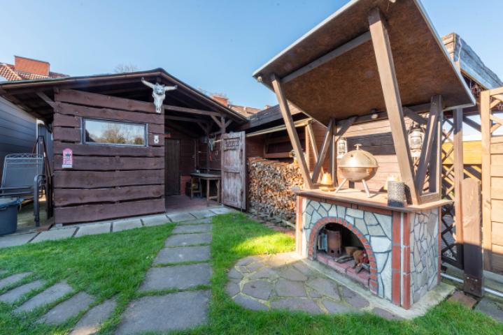 Gartenhaus/ überdachte Grillgelegenheit