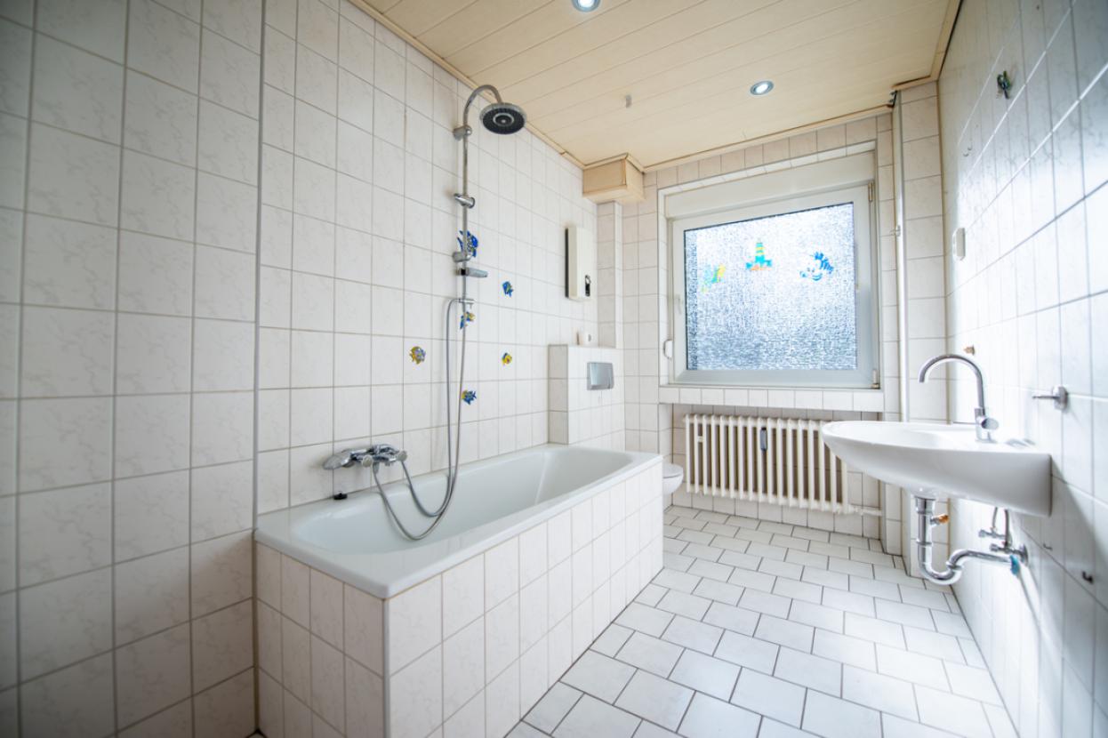 Ansicht Badezimmer Erdgeschoss rechts