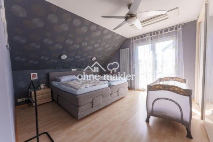 Schlafzimmer mit Ankleide