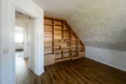 Schlafzimmer mit Arbeitsbereich
