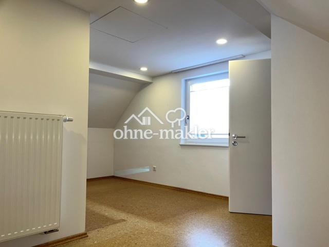 Durchgangszimmer oder Büro