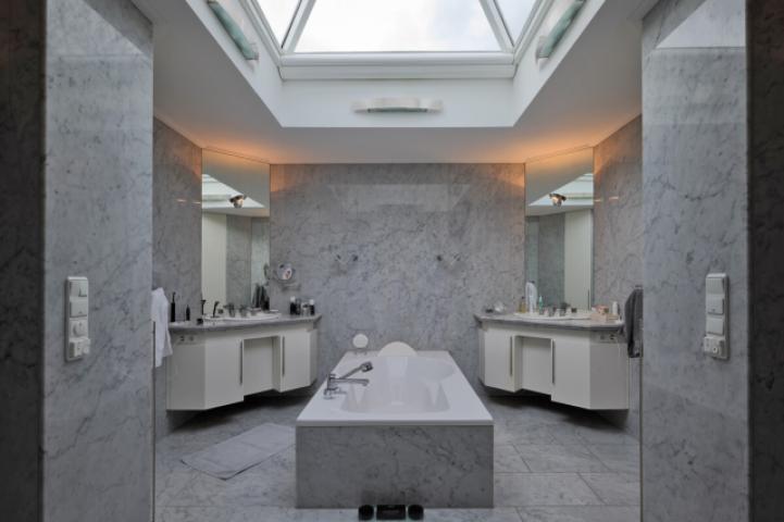 Badezimmer im Dachgeschoss